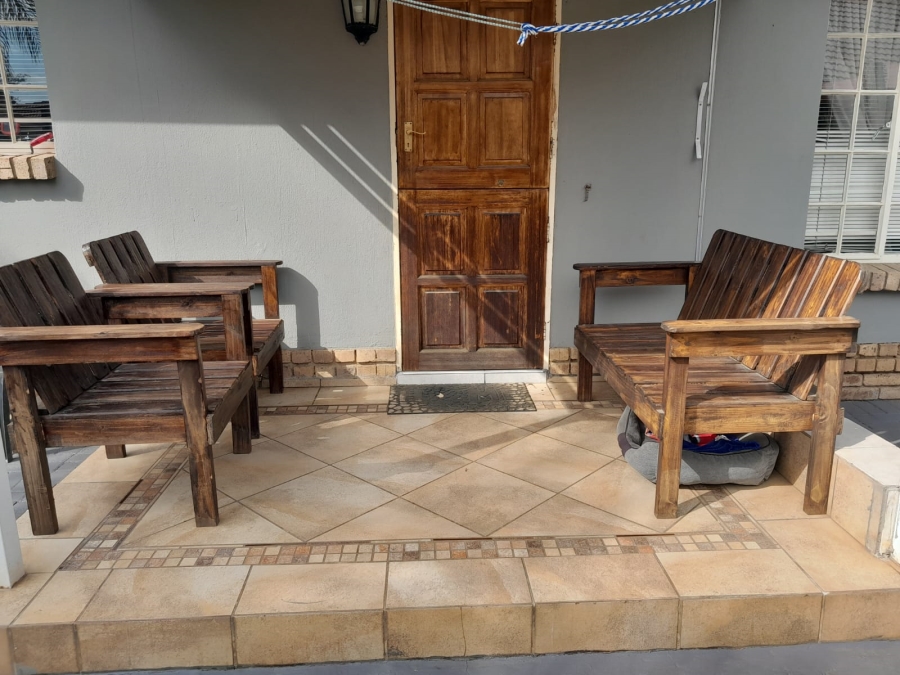 4 Bedroom Property for Sale in Waterval East North West